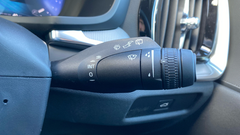 Volvo V60 2.0 B4P Plus Dark 5dr Auto [7 speed] Petrol Estate